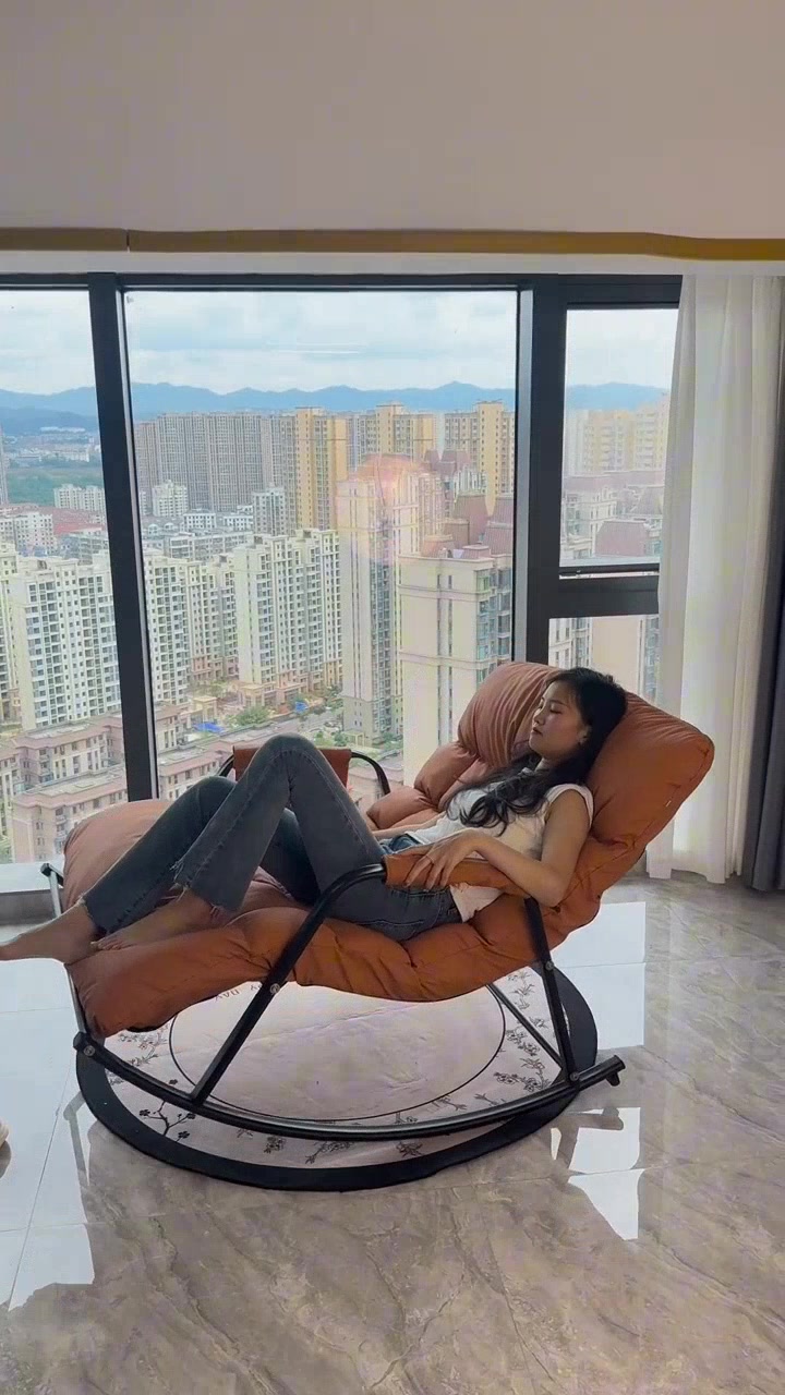 细思极恐！没想到按摩椅竟然这么恐怖好生吓人一坐一个不吱声(图1)